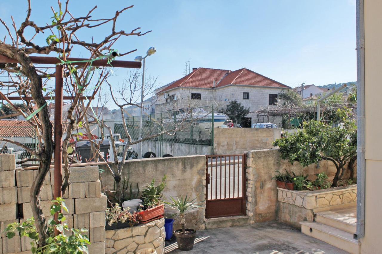Apartments With A Parking Space Supetar, Brac - 6037 Esterno foto
